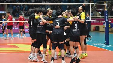 杜锋瞪眼的 杜锋瞪眼的